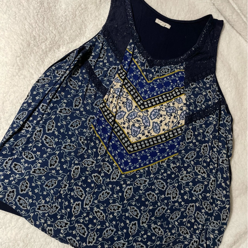 Maurice’s tank top